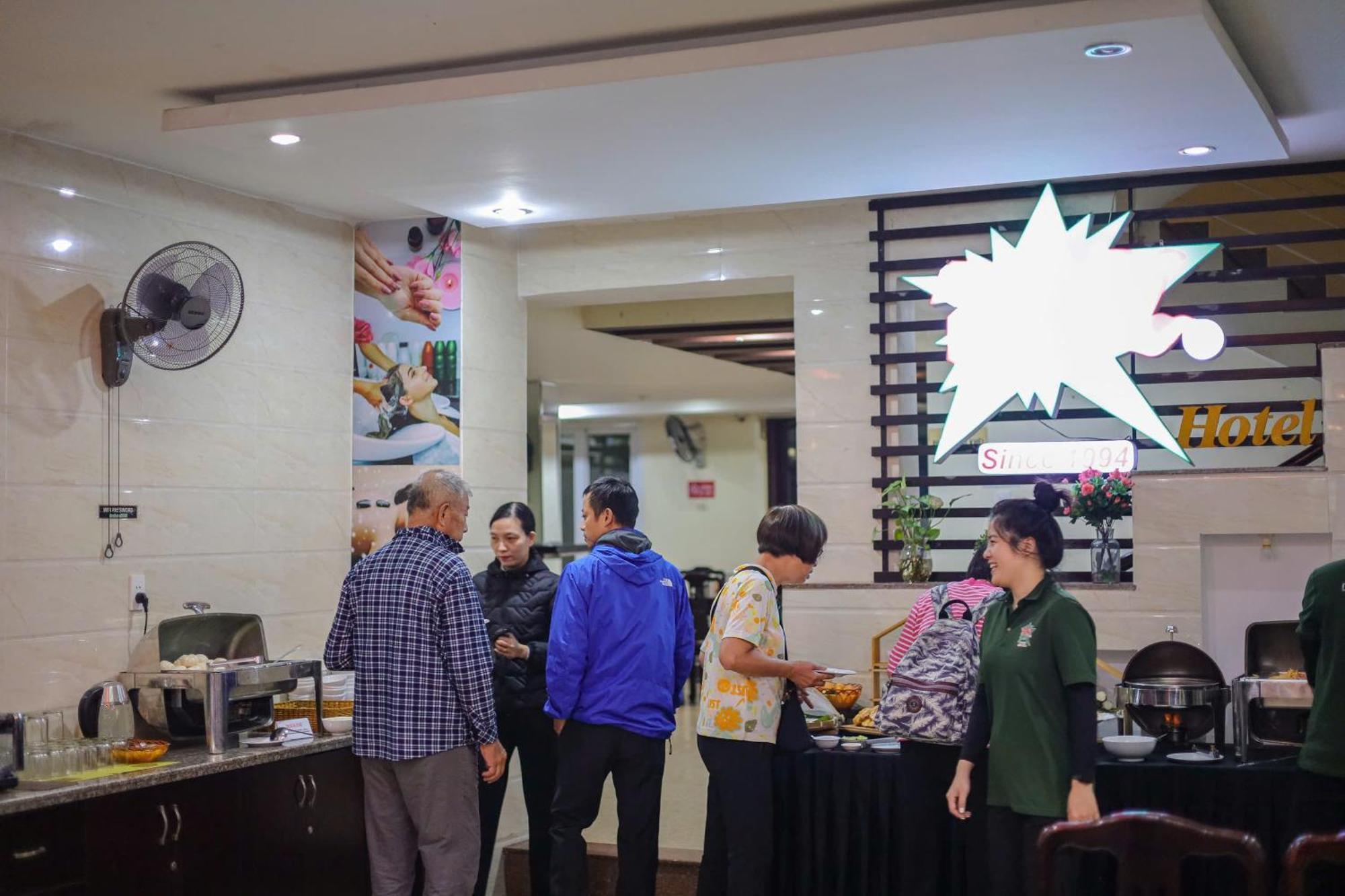 Dmz Hotel Hue Exterior foto